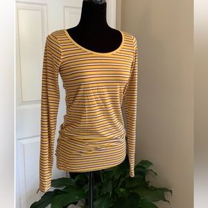 Poof Brand  - Ladies Size Small Top 🌿🆕🌿
5 items for $25